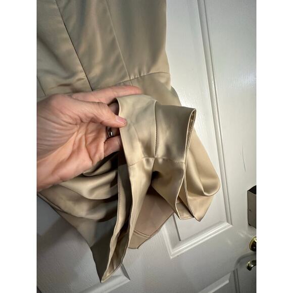 House Of London Tan Cream V-Neckline Sleeveless Romper Size Small - Picture 9 of 16